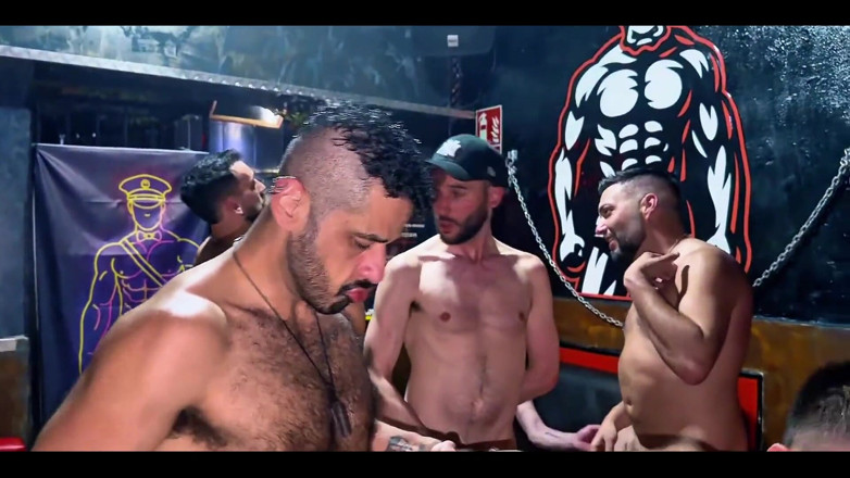 Massive daddy xxx: Orgie v torremolinos