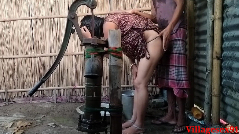 Villagesex91: Vesnická manželka šuká venku v příteli manžela