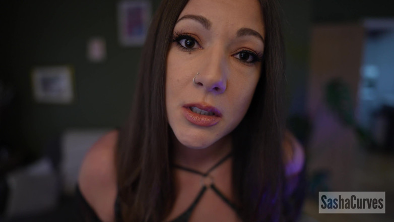 Sasha Curves: Zamiana ciała z dokuczającą macochą