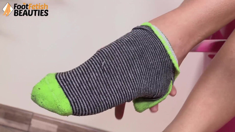 Foot Fetish HD: Elettra, güzel, zarif ayakları gösterme solo videosunda güzellik