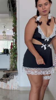 Enteado quebra a bunda da empregada contratada por sua madrasta