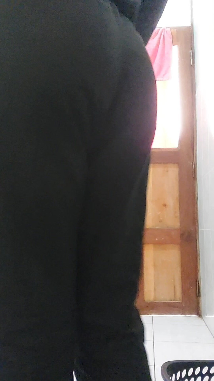 Josyandhot: 공공 화장실에서 큰 엉덩이를 기록하는 카메라