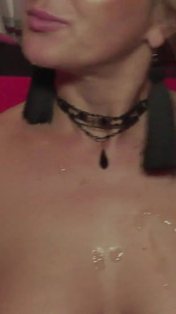 Sexy Blone Babe Isabella Dělá sexy blowbang