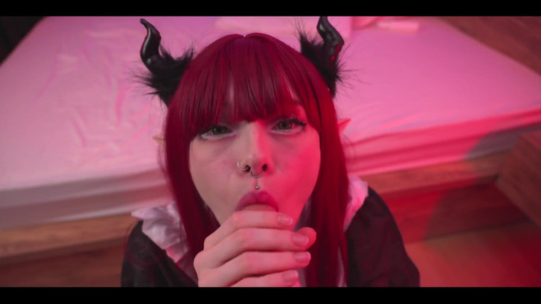 Karneli Bandi: 큰 장난감을 가진 마린 훈련 구멍과 정자에 익사하는 것은 자신을 몰입