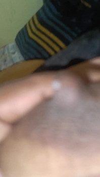 Regina pizdei sutienului negru cu piercing