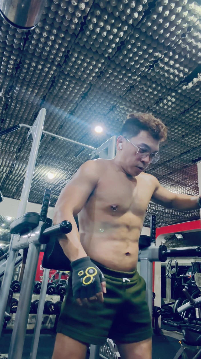 The Fitmaster: Pinoy Muscle Twink Jerks of After Work Out Incl.nipple Play