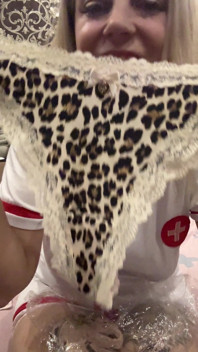 คุณชอบใส่ชุดชั้นในสีอะไร? ฉันโชว์ชุดชั้นในให้ดู!