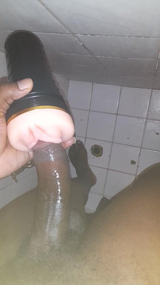 Black guy: Masturbándose s10 e8