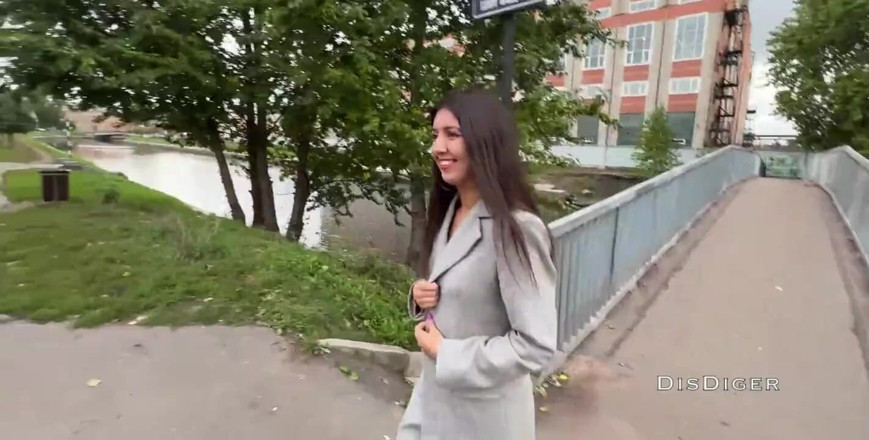 Dis Diger: Ich gab einer Prostituierten geld und fickte sie ohne kondom...