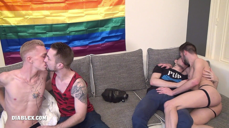 Diablex: फोटोग्राफर के घर पर गैंगबैंग