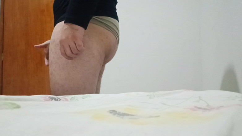 amateurbrazilian: Gay Porn - Look at the Size of This Hot Gay's...