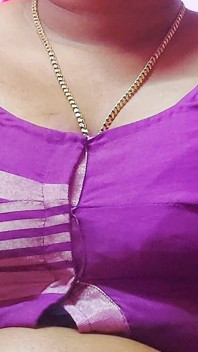 Zoya Bhabhi Desi Seks z mężem w pokoju