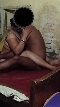 Une bhabhi sexy se fait baiser