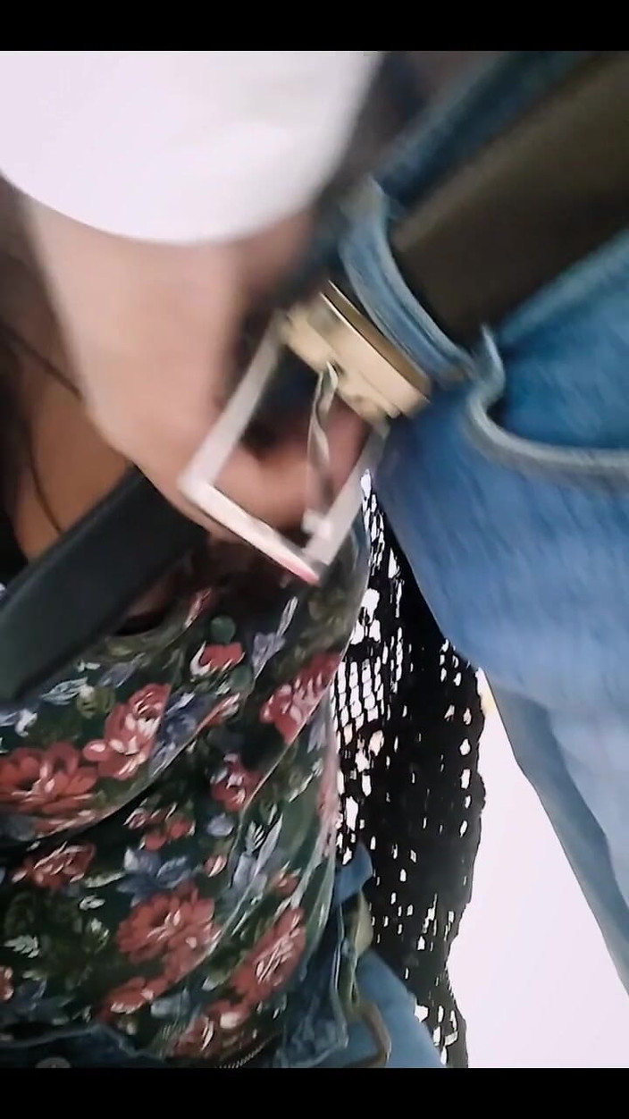 Sammy_corazon: Moje vůbec první anální video, doufám, že ti nevadí, že vypadám mladší