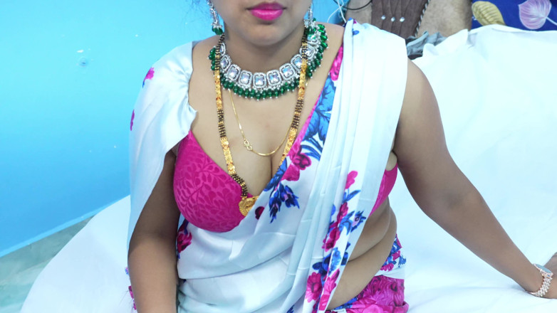 Nelam bhabhi: desi bhaabhi ki maalish aur chudaee seksi odiyo