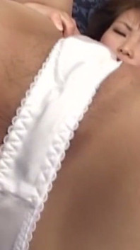 Duas milfs asiáticas com tesão abrindo para raspar