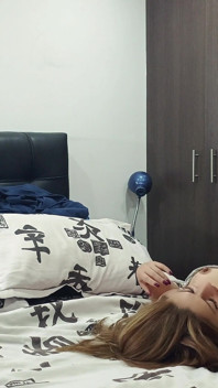 Tombul latin olgun amatör misafir - apartman yatak odasında, büyük memelerde ve büyük götte ev yapımı gerçek fantezi
