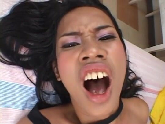 Straight curious fucked by transexual: สาวเอเชียวัยรุ่นโดนเย็ดแบบไม่ใส่ถุงยางในชุดนักเรียน 7