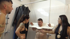 Femdom Austria: Köle seçmeleri! Test 4 ezme terörü ve tokatlama ve tükürme bölüm 2