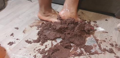 Simp to my ebony feet: Whole chocolate cake foot stomp