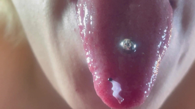 Glitterqueen1999: Giganta te folla en su coño