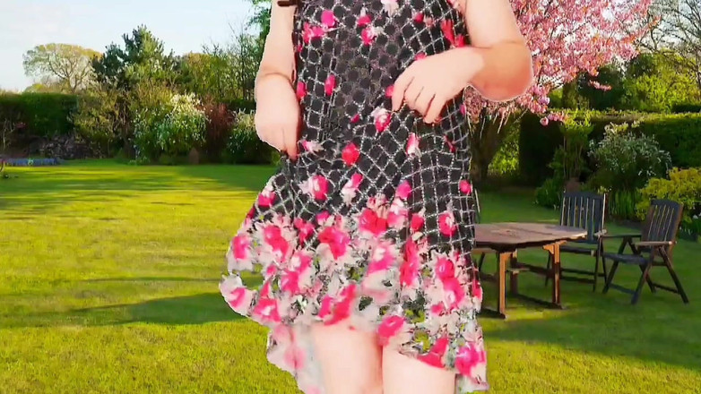 Kitty_Cross: Girly move galore: scatenando la mia diva interiore