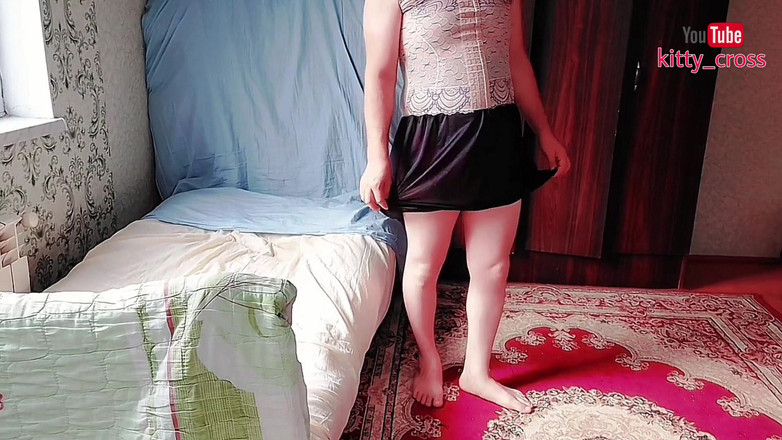 Kitty_Cross: 我们正在和我可爱的鸡巴在热水淋浴前洗热水澡，手淫可爱的人妖