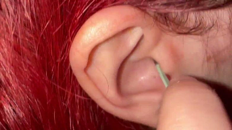 lanalovacutie: Cleaning Ear Wax