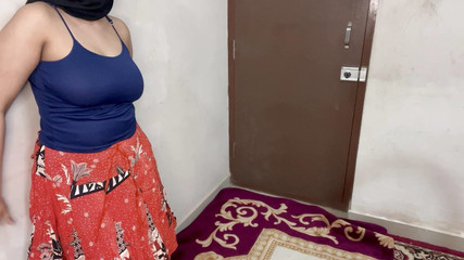 Nehahot69: ステップの妹は、彼女がブラジャーとパンティーを着用していないときに彼女をファックするために私を呼んだ