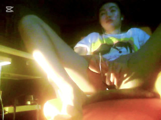 skyunited007: Rekaman video wanita cantik lagi sendirian di depan kamera di...