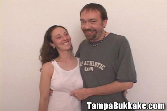 Tampa Bukkake: Excon Prioson curvă cu țâțe mari pistrui futută de trei pule...