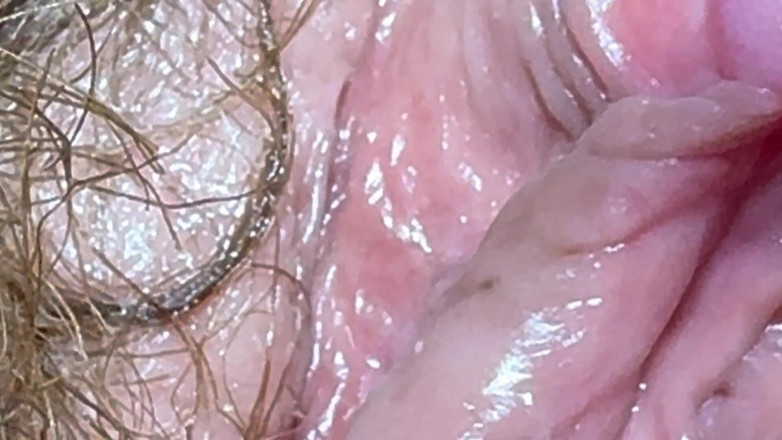 Cuteblonde666: Aangepast: lange natte clitorisborstel randen