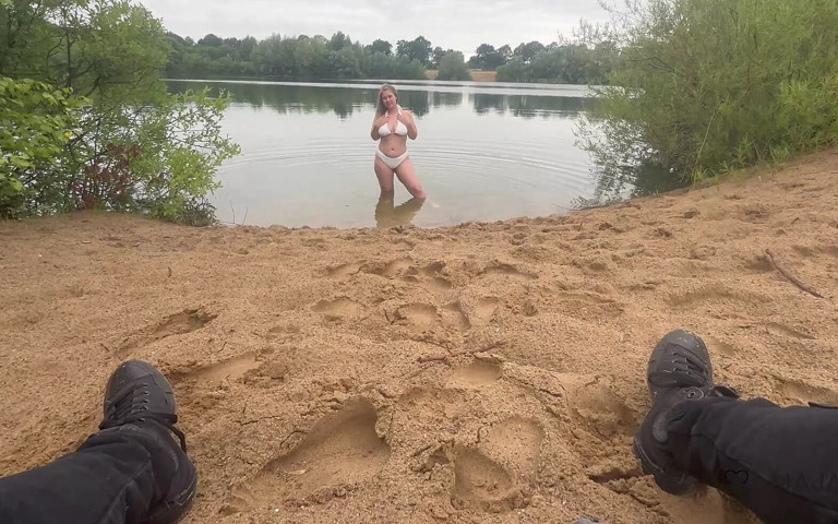 Outdoor Quickie at the Lake - Cum in My Face Please! (Maja Meer)