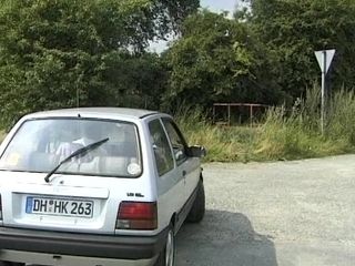 German Threesome: Ofițerul de poliție german a fost futut anal în trei