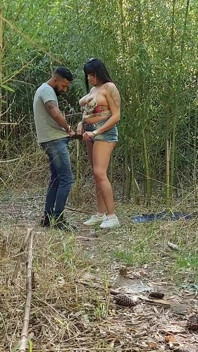 Istri binal ini dientot habis-habisan sama pria lain di luar ruangan sampai dicrot di dalam