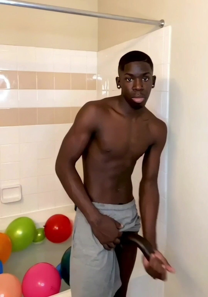 DamagedUnity9: Meet My Monster Cock