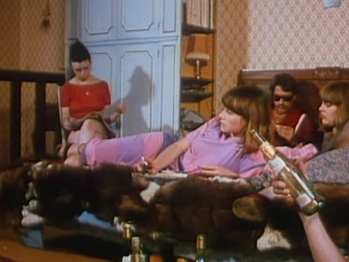 Java Consulting: Perverzní výprask, koupání a anální dovádění Francie Lomay ve scéně 7: "secrétaire...