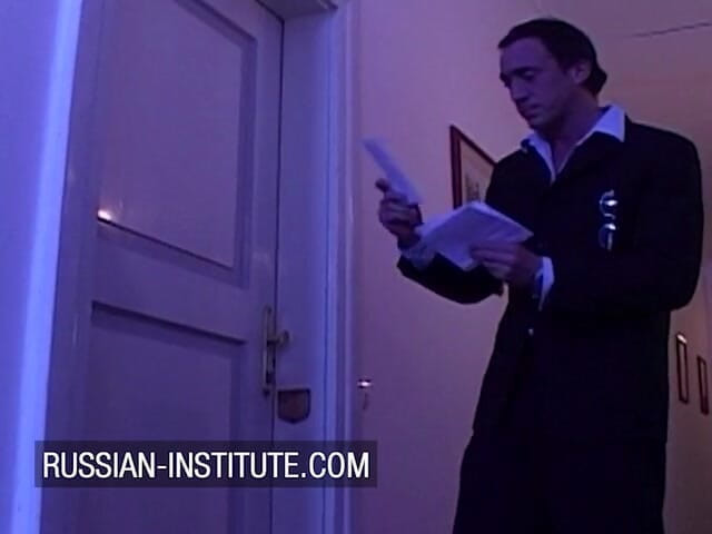 Russian Institute: 2个热辣的黑发女郎的女同启蒙