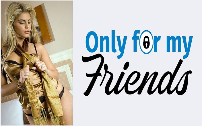 Only for my Friends: Defrancesca Gallardo的第一部色情片选角一个阴户剃光的荡妇使用成人玩具自慰