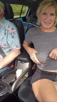 Flashing Truck Drivers in the Car
