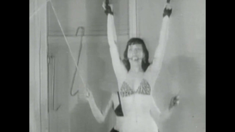 Vintage Megastore Full hd: De meisjes binden zichzelf vast