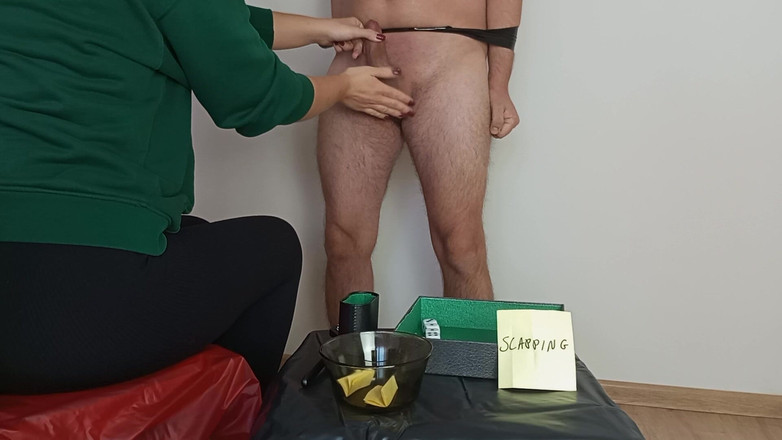 Mistress Redix: Гра в кістки, але це лупцювання яєць!