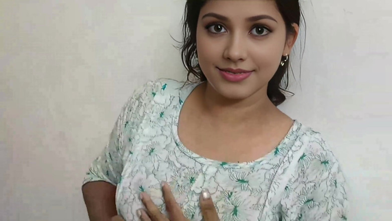Desisexqueen: Seks rahsia desi India kali pertama dengan jiran