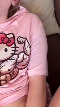 Uwu 携帯電話を手に持つ寝る前のファンタジー