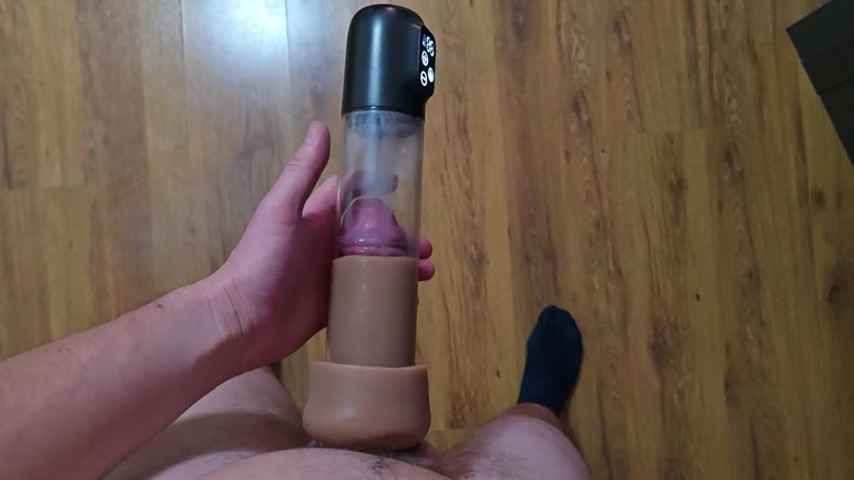 Fap_man93: Jen chvíli po intenzivním orgasmu byla penisová vakuová pumpa plná...