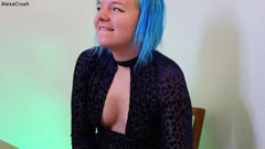 AlexaCrush: रात के खाने की मेज पर डरपोक हाथों से चुदाई