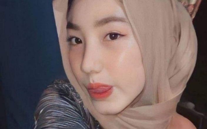 Jilbab69: Setelah belajar masturbasi di toilet