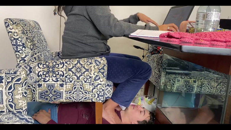 KiffaFeet: Dewi Kiffa Mempunyai Hamba Kehidupan Sebenar Untuk Digunakan