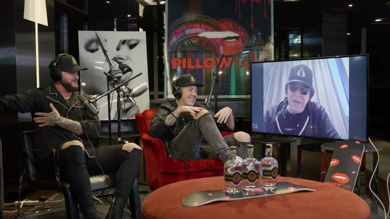 Pillow Talk: Gene Simmons บน S*x และ Rock N' Roll