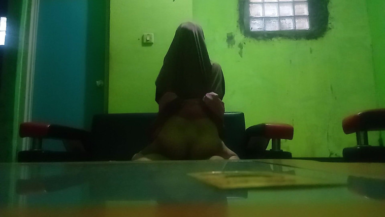 Famly sex: La figa del fratellastro è così deliziosa.